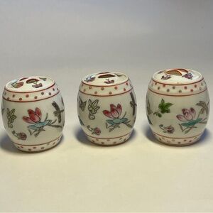 Three Vintage Rose Barrel Chinese Miniature Porcelain Ginger Jar w/ Lid